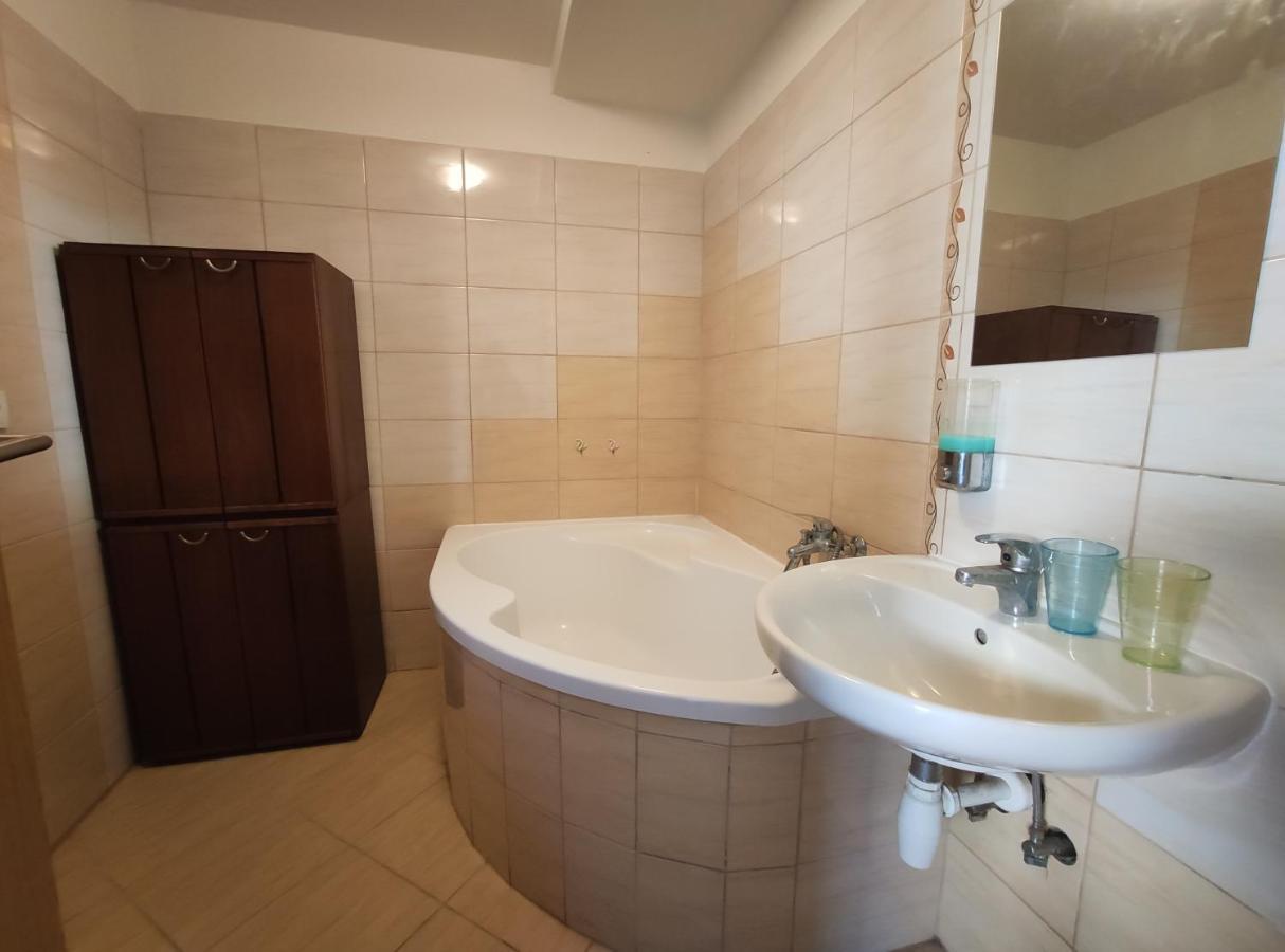 Apartman Hulin, Chrastany - Bily Экстерьер фото